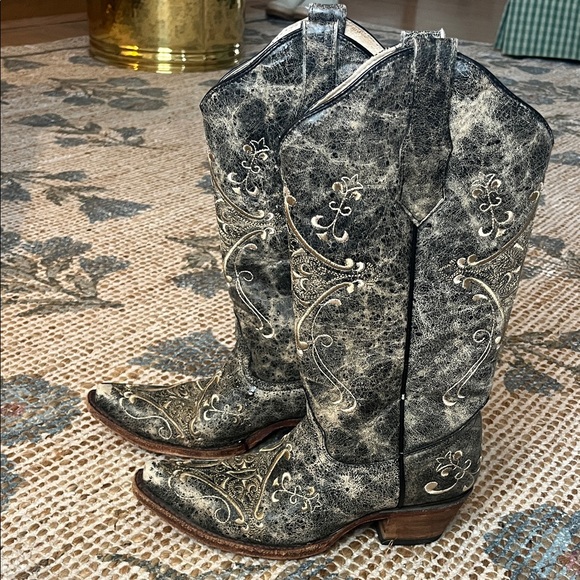 Circle G Black and White Heeled Boots